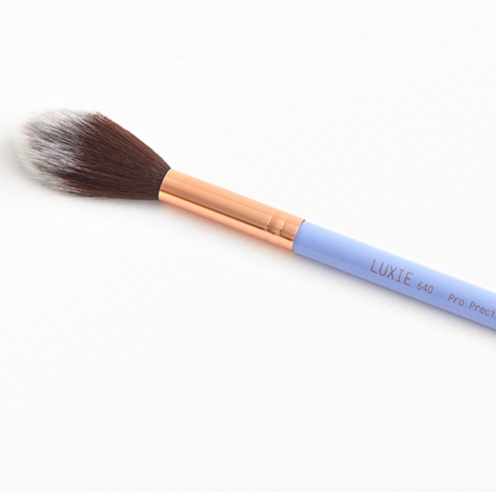 LUXIE BEAUTY 640 Pro Precision Tapered Brush